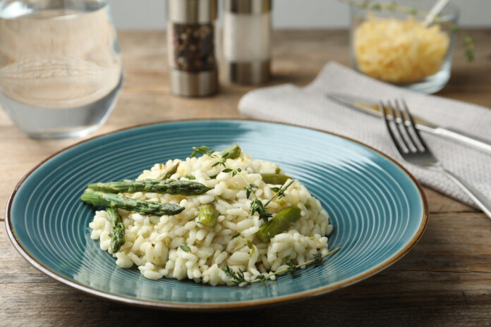 Sparģeļu risotto