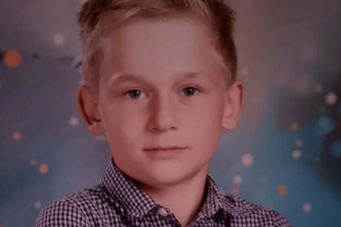 Mērsragā bojā gājušā 10 gadus vecā zēna mamma atklāj traģēdijas detaļas. Vai auto varēja izvairīties no sadurmes?