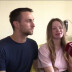 Laimīgie vecāki intervijā.
