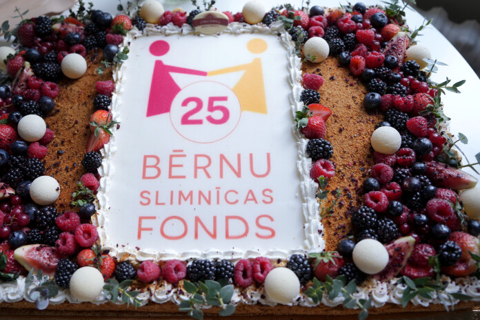 Bērnu slimnīcas fonda dzimšanas dienas svinībads.Foto: Zane Bitere, Leta.