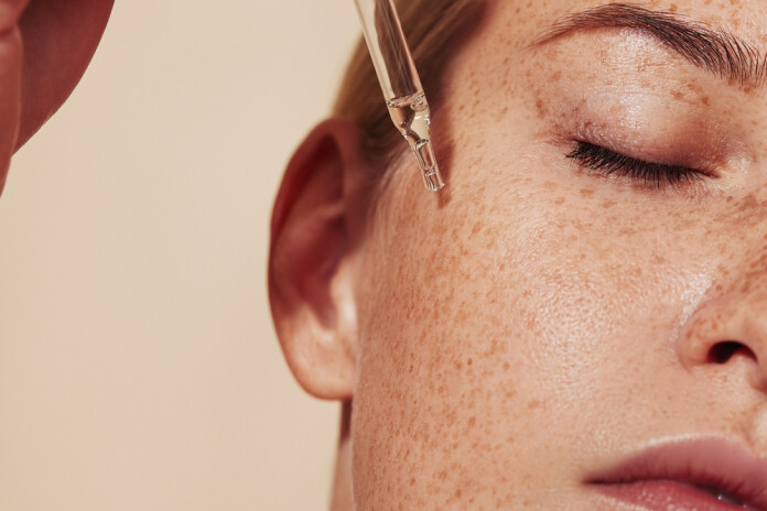 Retinols ir noderīga viela ādas kopšanā.