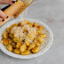 Bērns atsakās no dārzeņiem. Attēlā: Itāļu gnocchi ar spinātiem