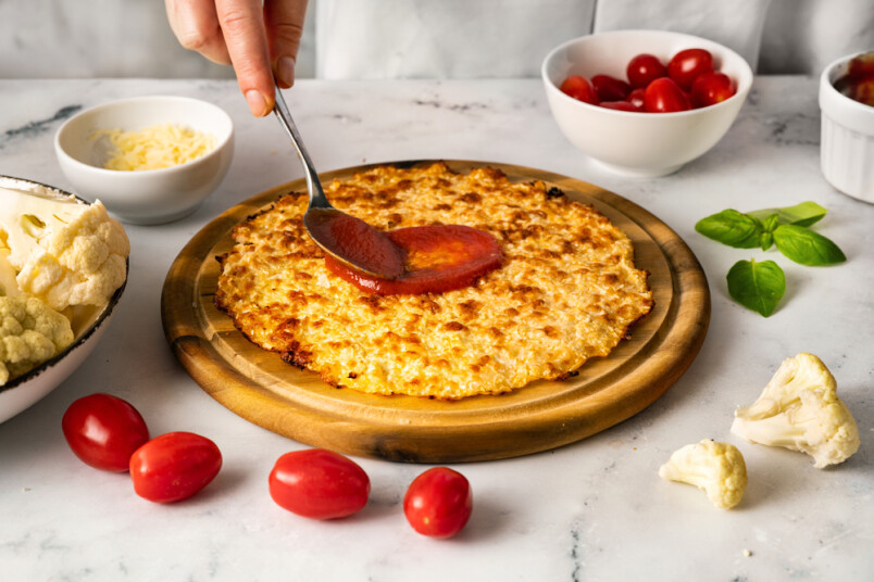 Pica uz ziedkāposta pamatnes
