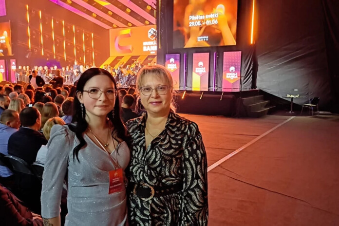 Alla Beļinska ar meitu Elīnu