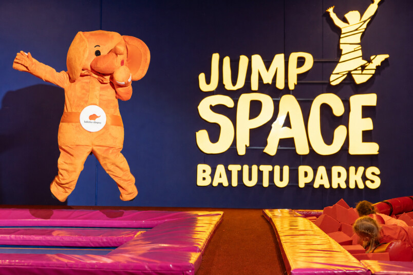 Jump Space regulāri notiek dažādi pasākumi, spēles, radošās darbnīcas un tematiskās ballītes.
