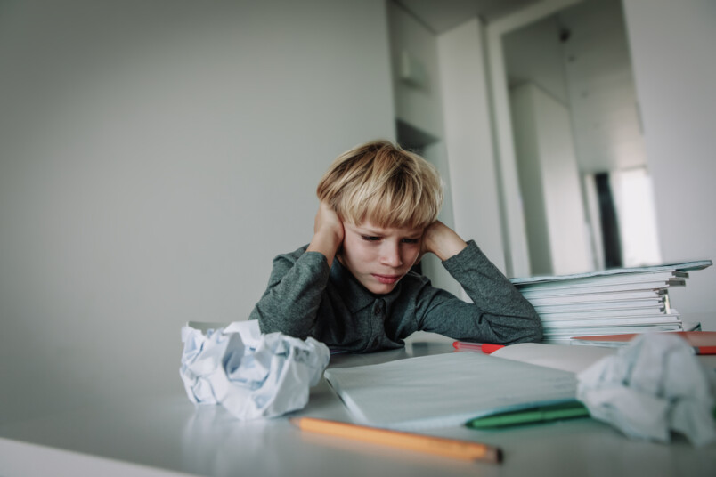 Bērnam skola izraisa pārāk lielu stresu