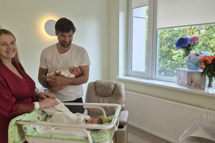 Sagaidot pasaulē dvīnīšus Rihardu un Matildi, māmiņa Viviana un tētis Ingus saka paldies vecmātei Baibai Koknevičai un dakterei Lindai Grīnbergai.