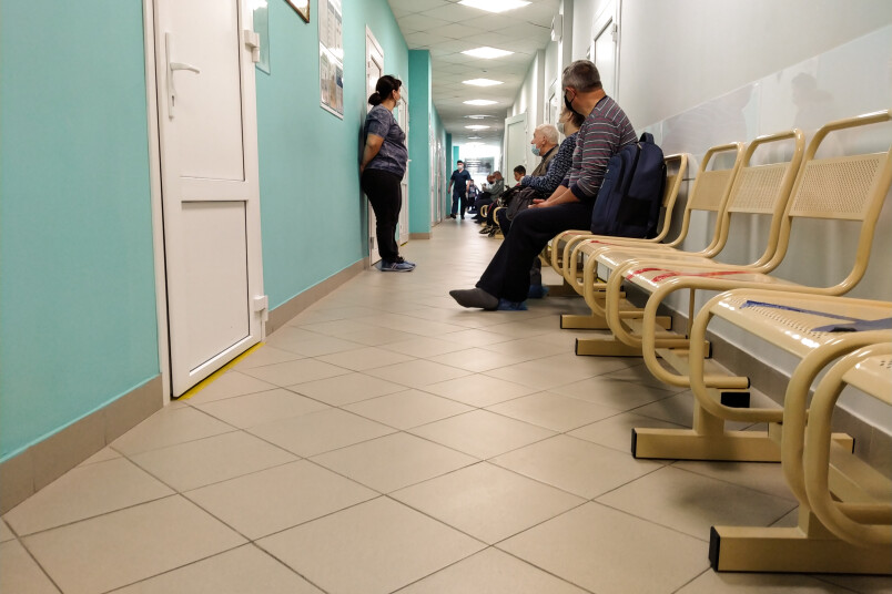 Sašutumu par gripas vakcīnu nepieejamību pauduši arī sociālo tīklu lietotāji.