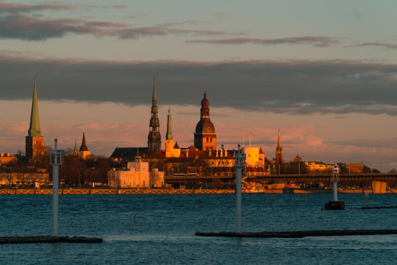 Gaisa temperatūra visu darba nedēļu pēcpusdienās būs +28..+33 grādi.